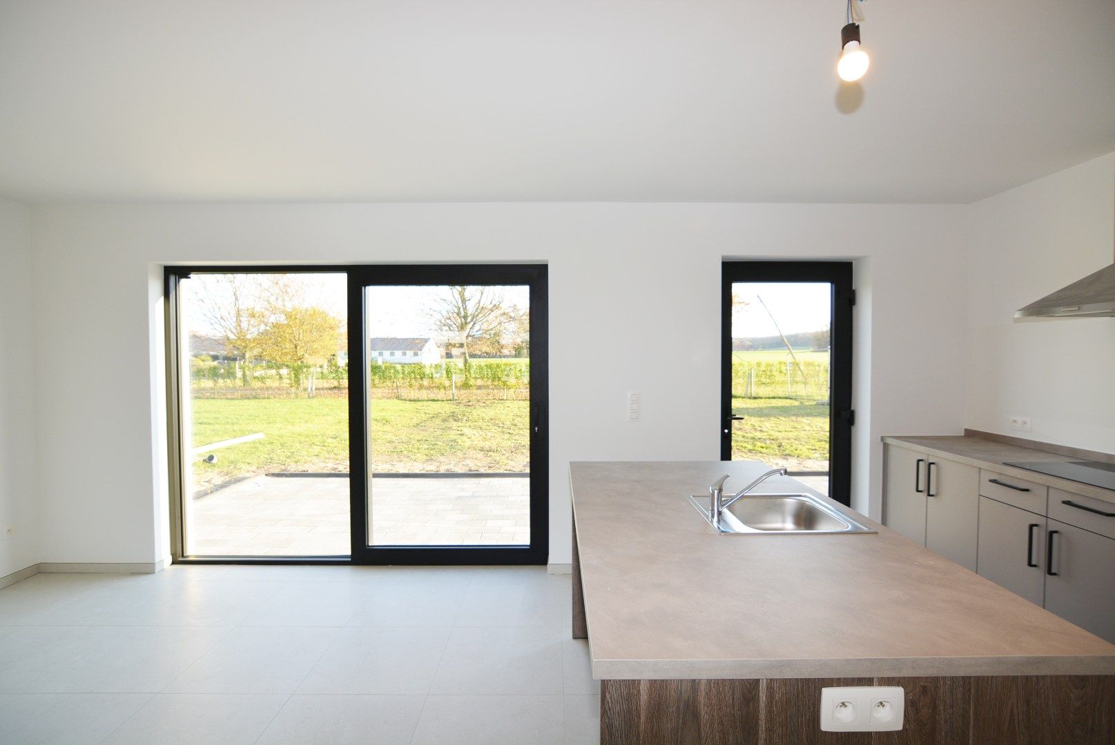 Halfvrijstaande nieuwbouwwoning op 3a 70ca met 3 slpk. foto 7