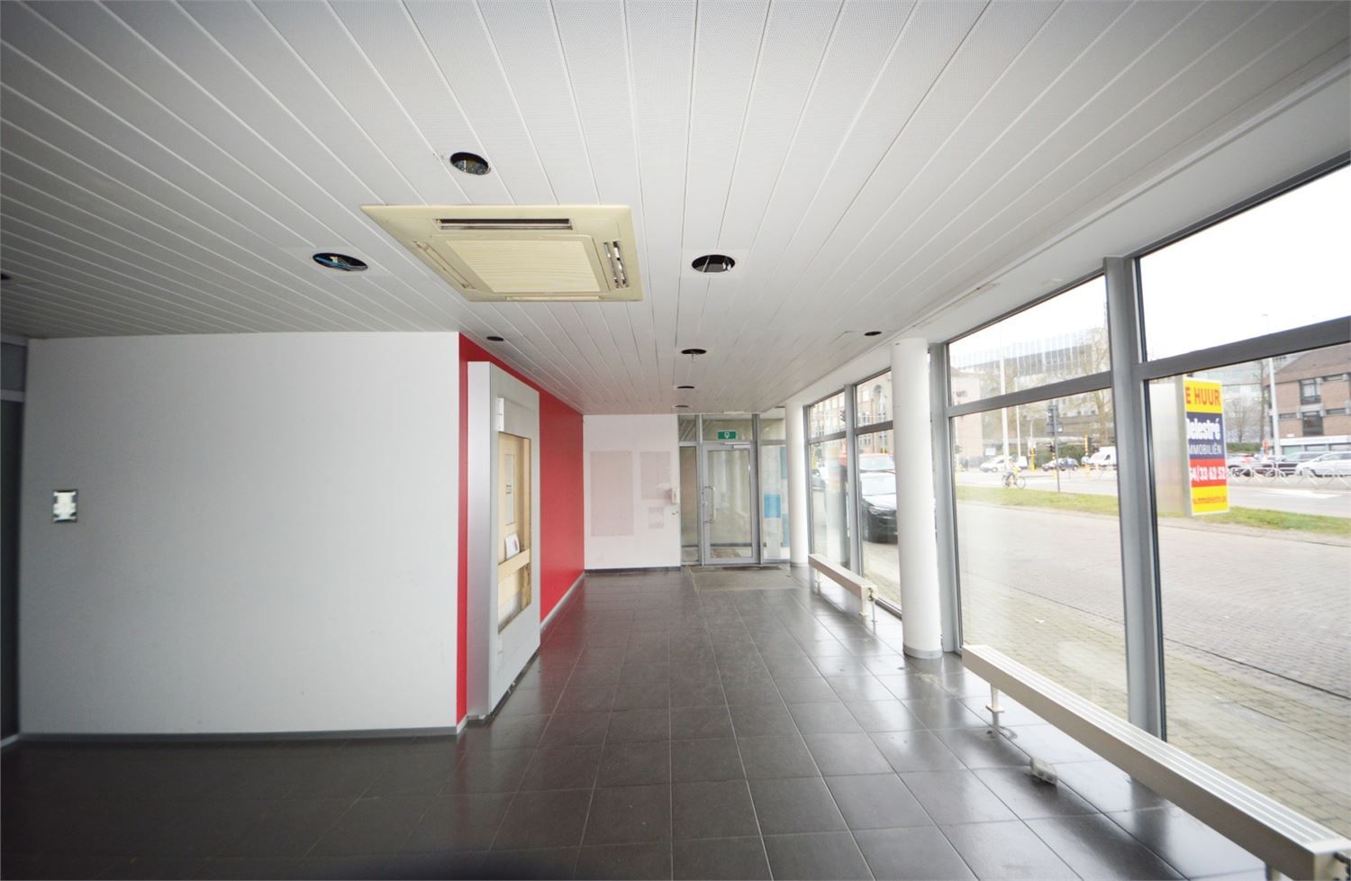 MODERN COMMERCIEEL GELIJKVLOERS 400 M2 OPTIONELE PARKING foto 15