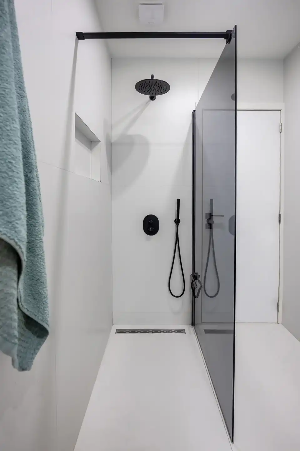 Volledig gerenoveerde woning in het hart van Wijnegem foto 15