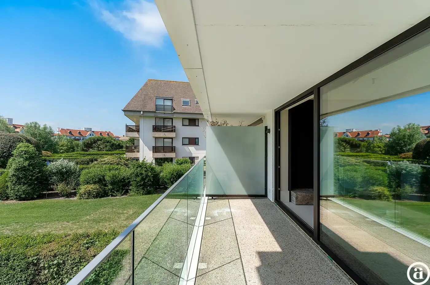 Gerenoveerd appartement in een villa residentie in het Zoute foto 9