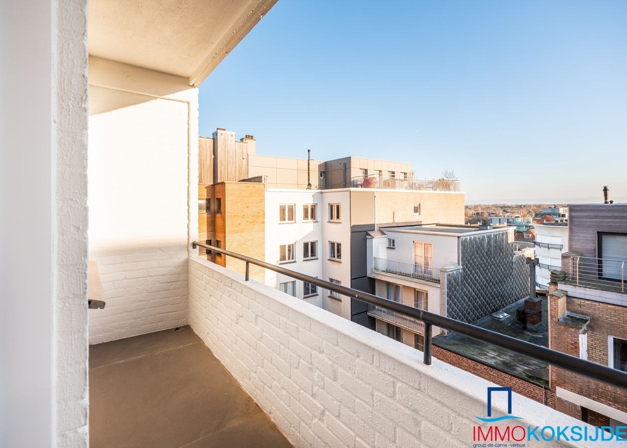 Volledig gerenoveerd 2 slaapkamer appartement met magnifiek zeezicht foto 22