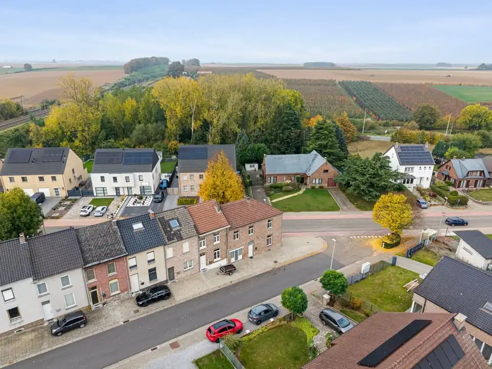 CHARMANTE GEZINSWONING MET 2 SLKS + MOGELIJKHEID TOT 3 SLKS IN HET LANDELIJKE GINGELOM foto 3