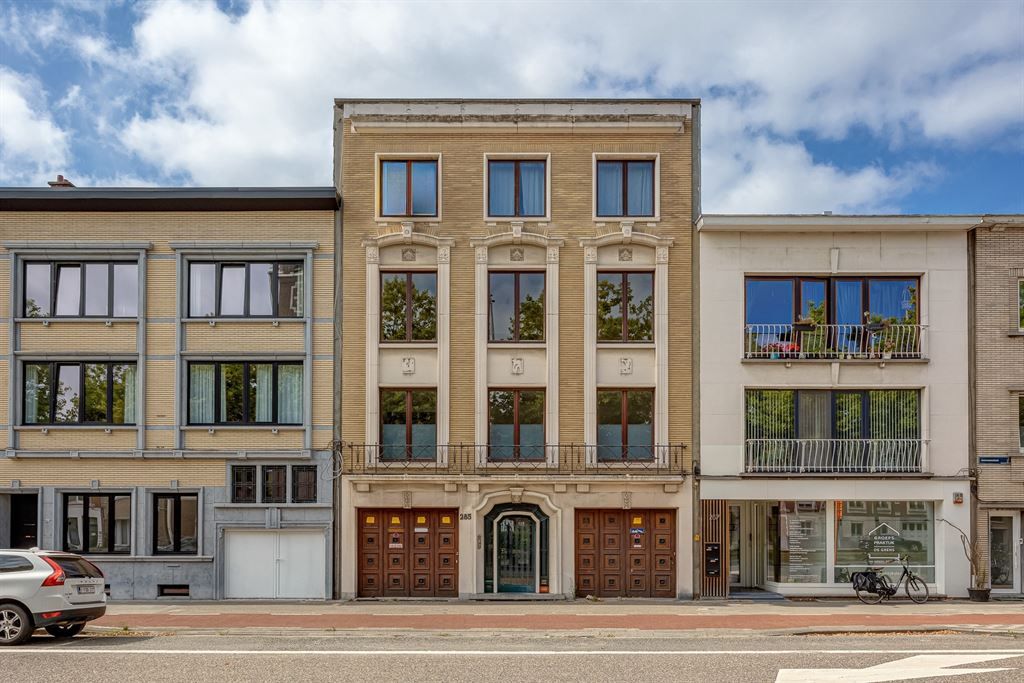 Gelijkvloers appartement met groene tuin foto 17