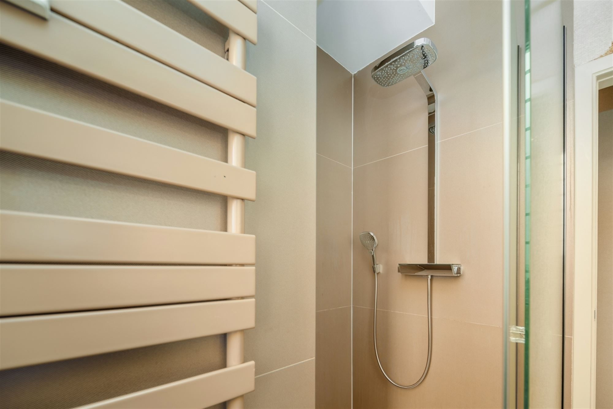 Penthouse met panoramisch terras nabij het Harmoniepark foto 28