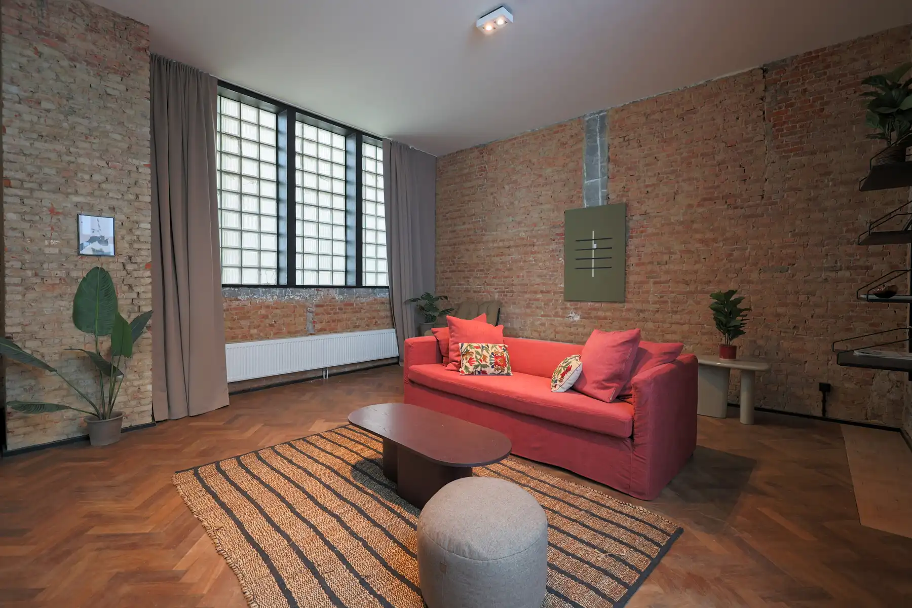 Ruim en lichtrijk triplex-atelier in de stad foto 7