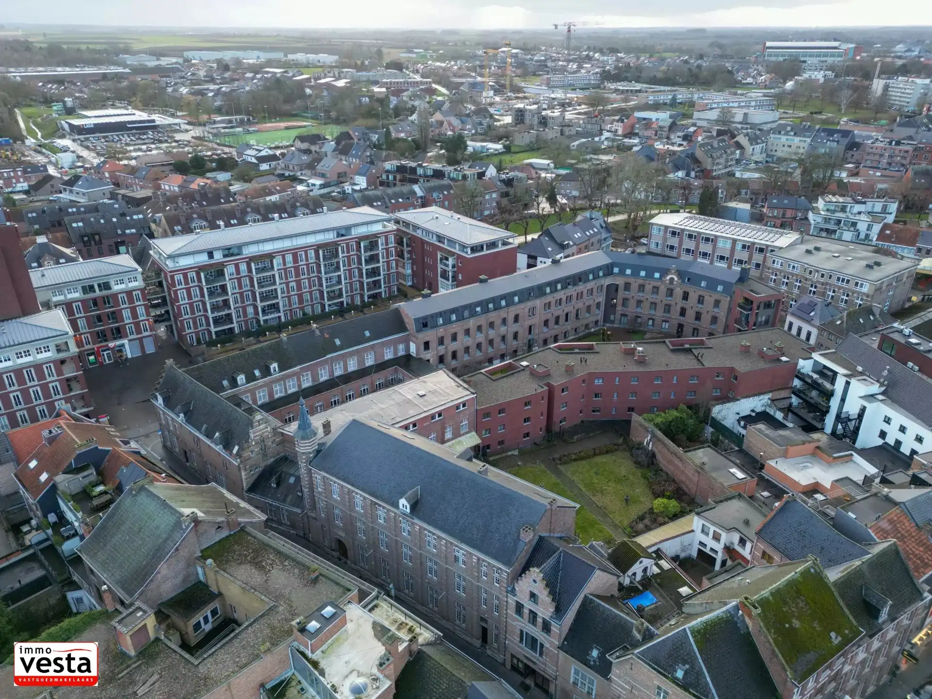 Voormalig klooster met projectpotentieel foto 34