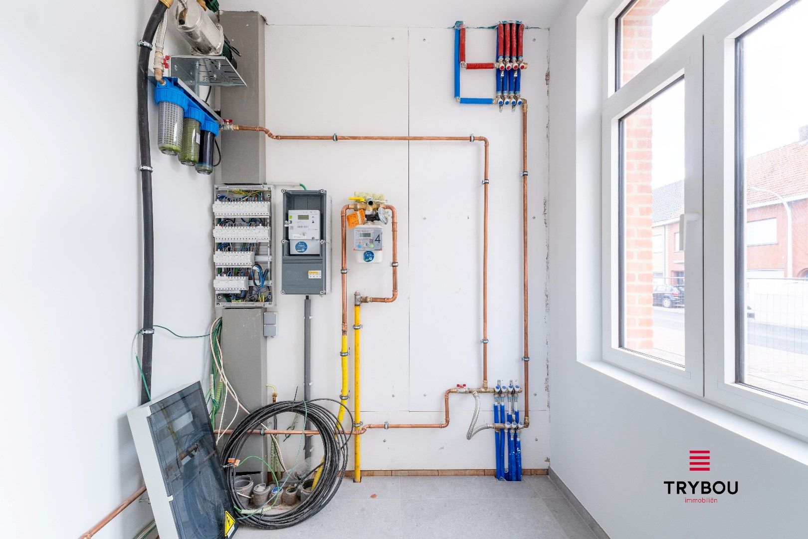 2 hoogwaardig afgewerkte nieuwbouwwoningen met garage foto 8