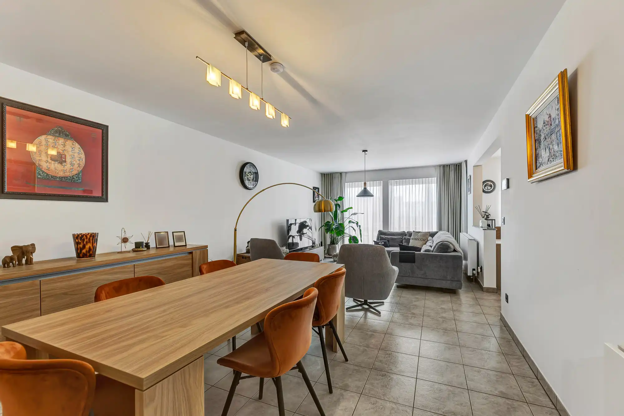 Instapklaar, centraal gelegen appartement met garage foto 2
