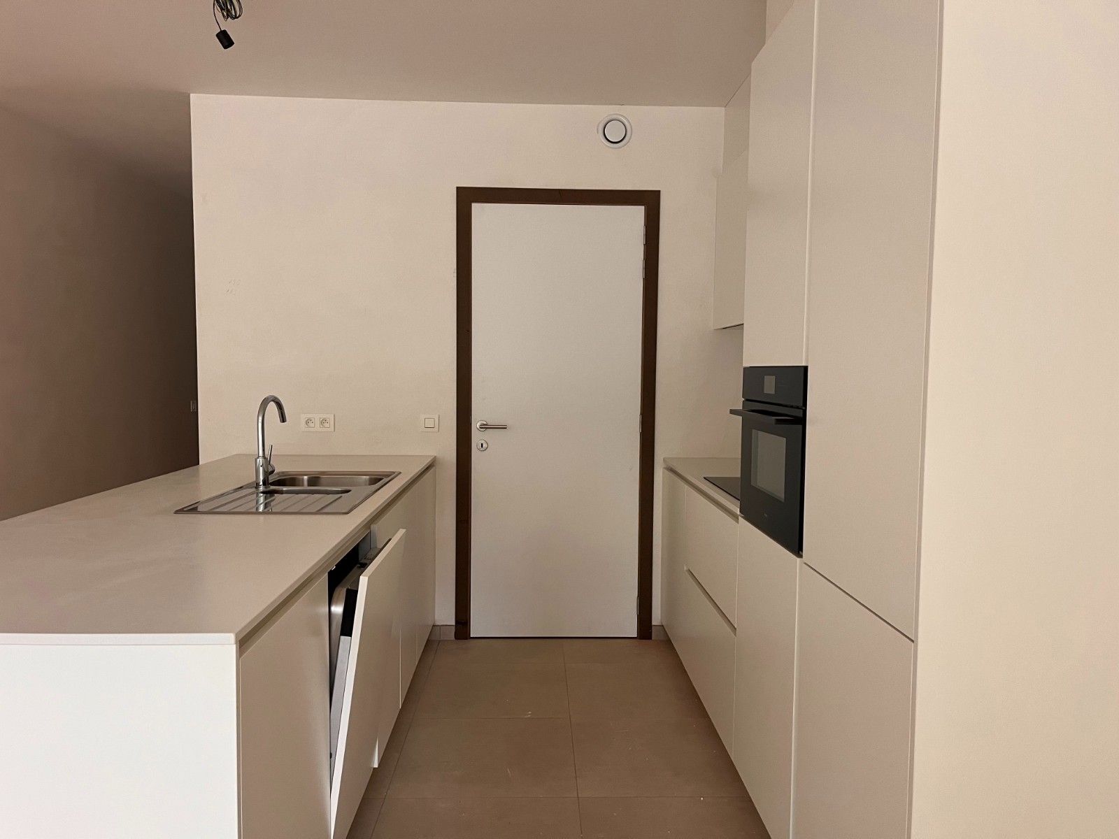 Luxueus gelijksvloerappartement te huur ! foto 6
