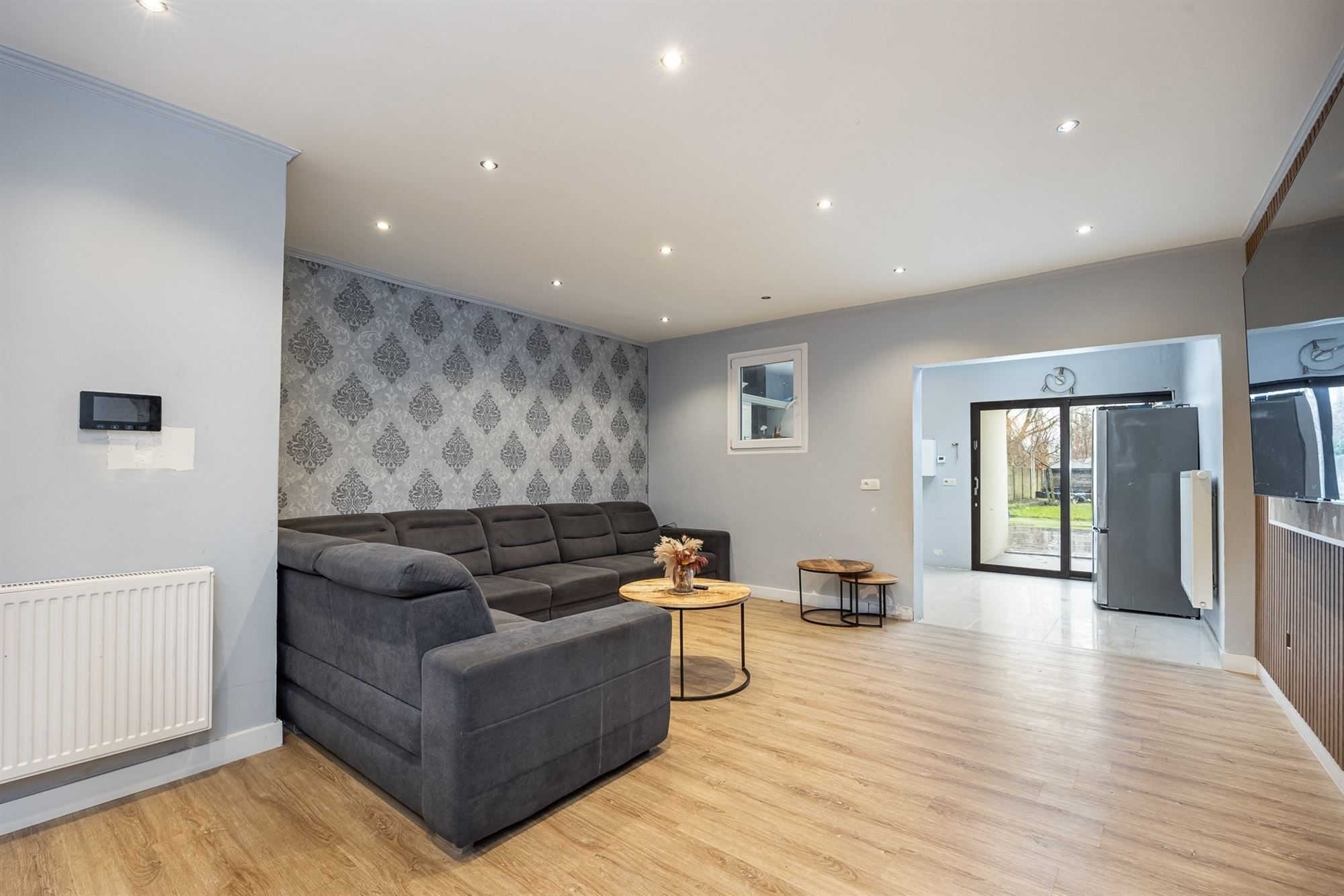 Op te frissen woning met 4 slpk en Z-tuin foto 2