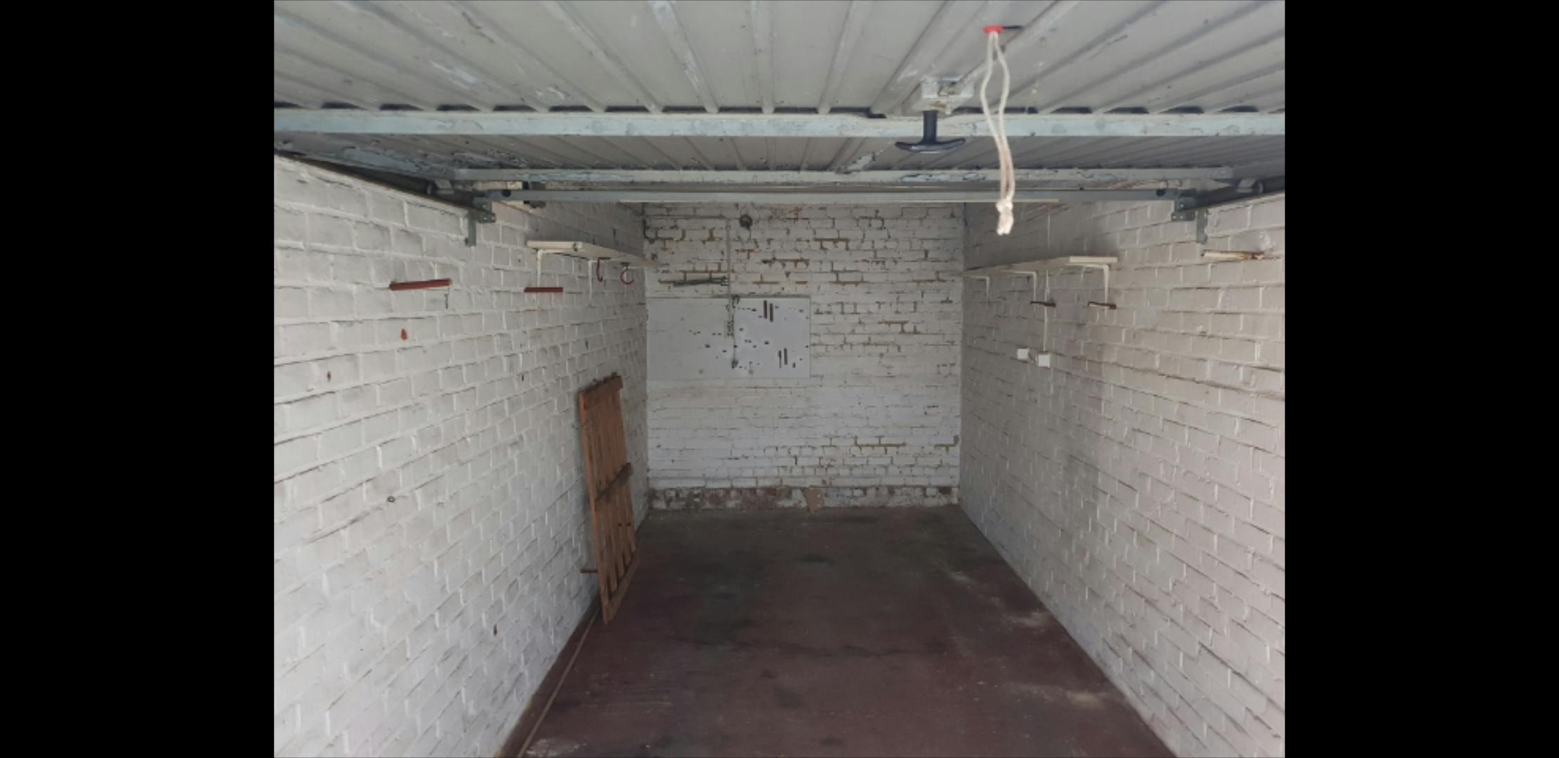 Garagebox te koop in Deurne aan de Ruggeveldlaan 507-509 foto 2