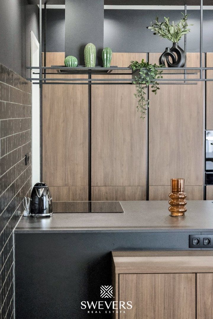 Stijlvol wonen op een ruim perceel met 4 slaapkamers en topafwerking foto 17