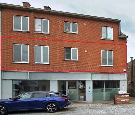 Instapklaar 2-slaapkamer appartement met garage, autostaanplaats en kelderberging foto {{pictureIndex}}