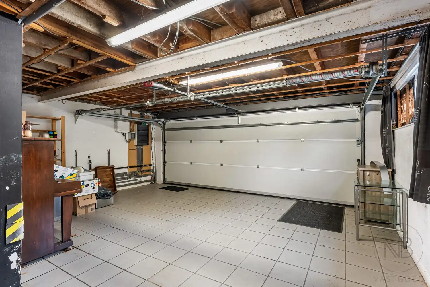 Pand met vergunde praktijkruimte, woonst, garage en carport in Opglabbeek foto 25