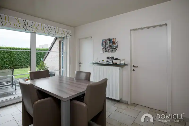 Roeselare –&nbsp; stijlvolle villa met zonnige tuin, 5 slaapkamers/bureel, dubbele garage en ruime carport. opp 564 m². foto 7