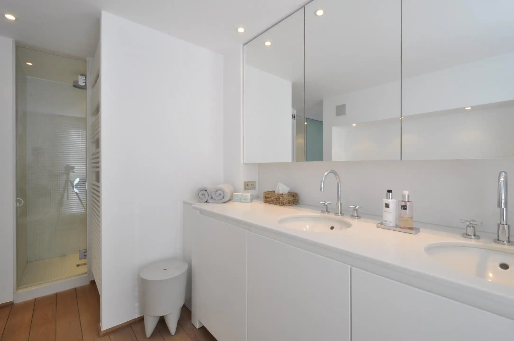 Elegant gemeubeld duplexappartement op de Dumortierlaan foto 17