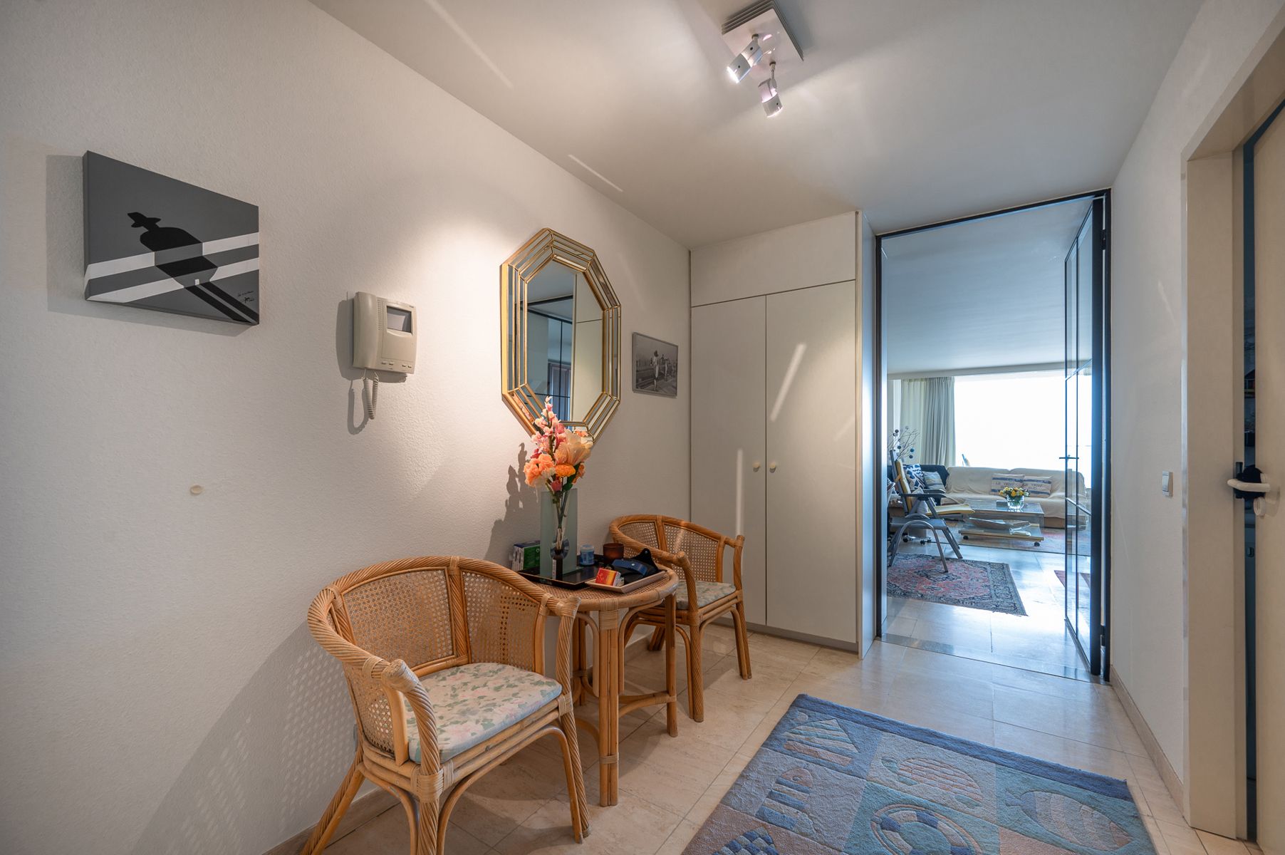 Ruim tweeslaapkamer appartement met prachtig frontaal zeezicht!  foto 6