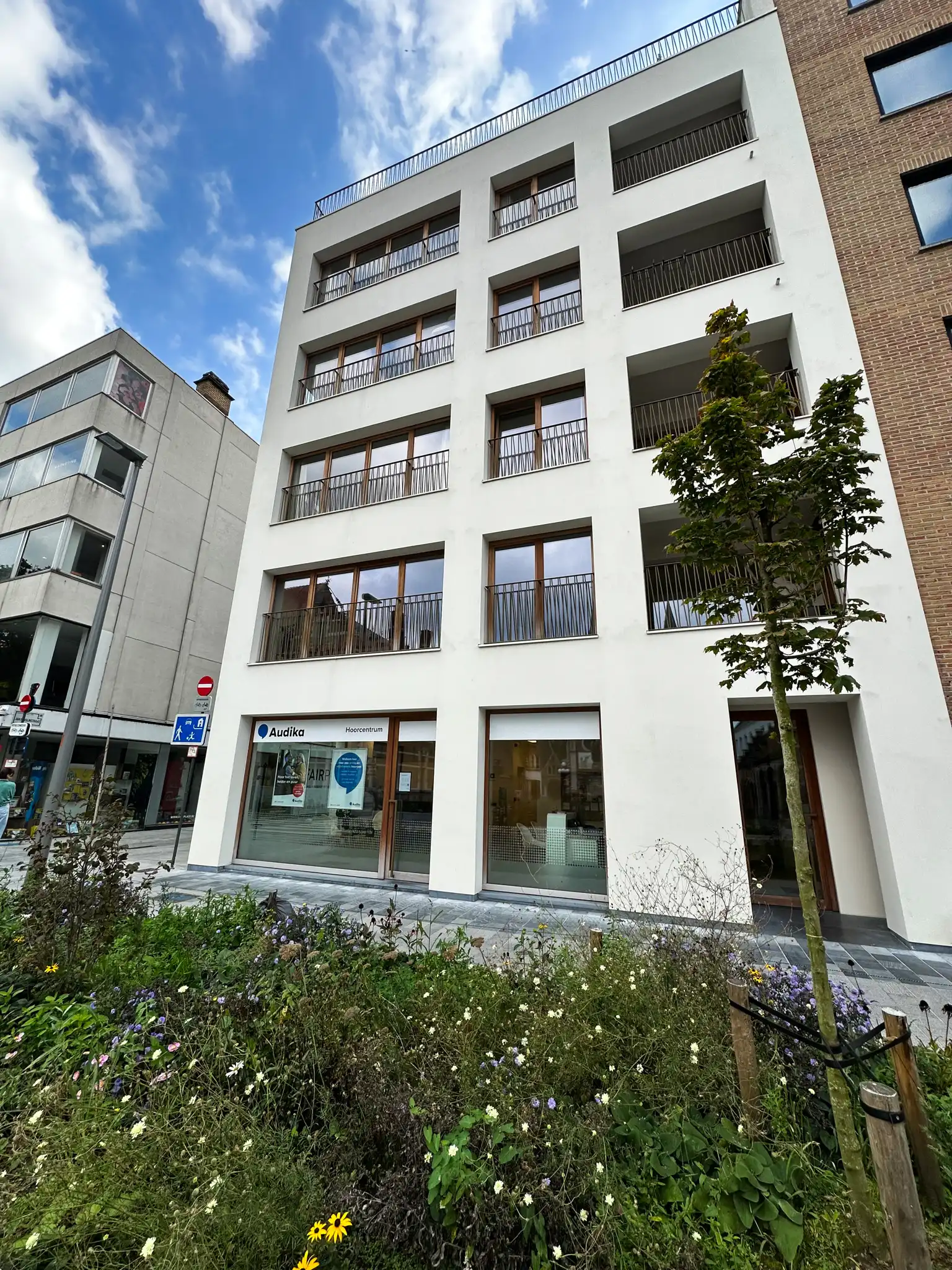 Prachtig en energiezuinig nieuwbouwappartement met terras foto {{pictureIndex}}