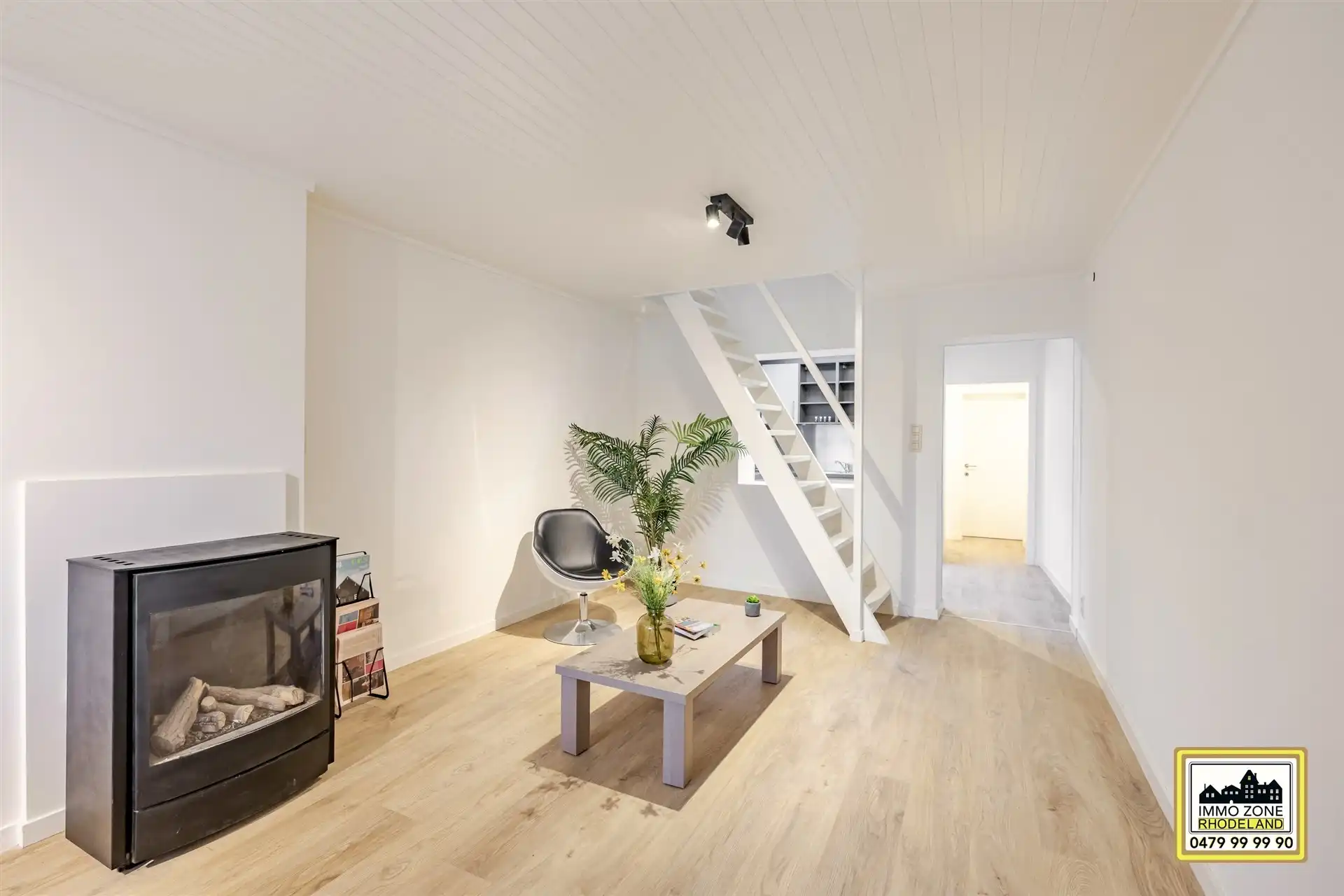 Knappe en uiterst instapklare starterswoning foto 3