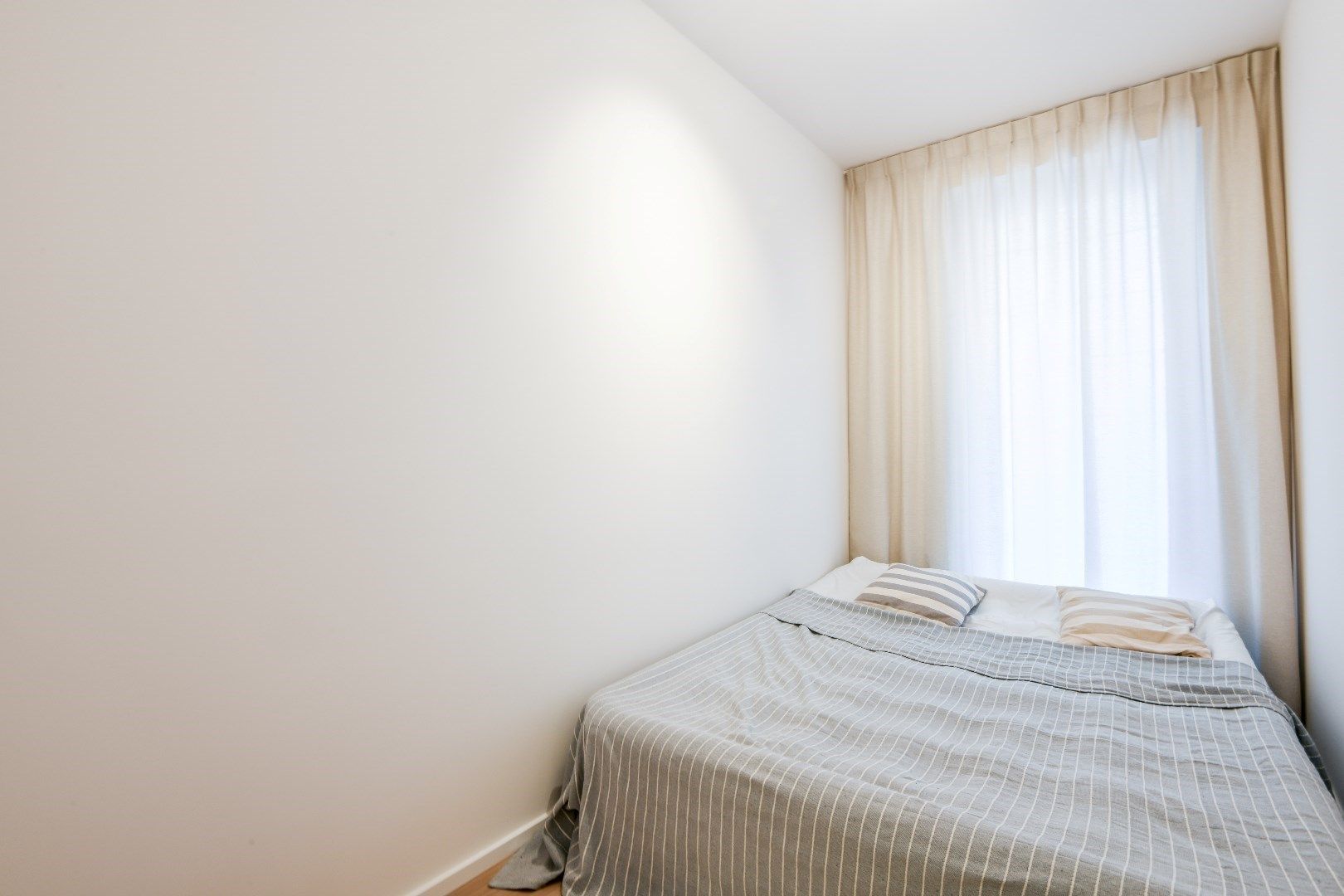 Mooi gerenoveerd appartement gelegen tussen de Zeedijk en het Driehoeksplein foto 13