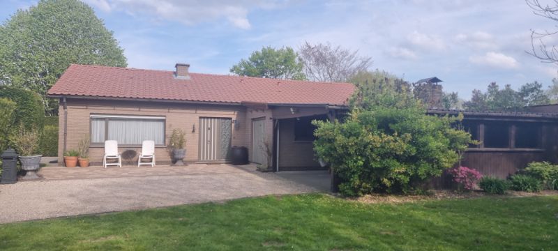 Alleenstaande bungalow foto {{pictureIndex}}