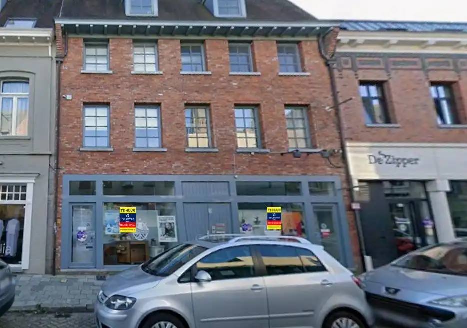 Modern commercieel gelijkvloers op toplocatie in Turnhout foto {{pictureIndex}}