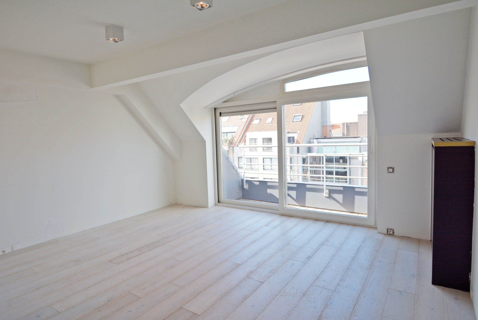 centraal gelegen duplex dak appt in recent gebouw  foto 2