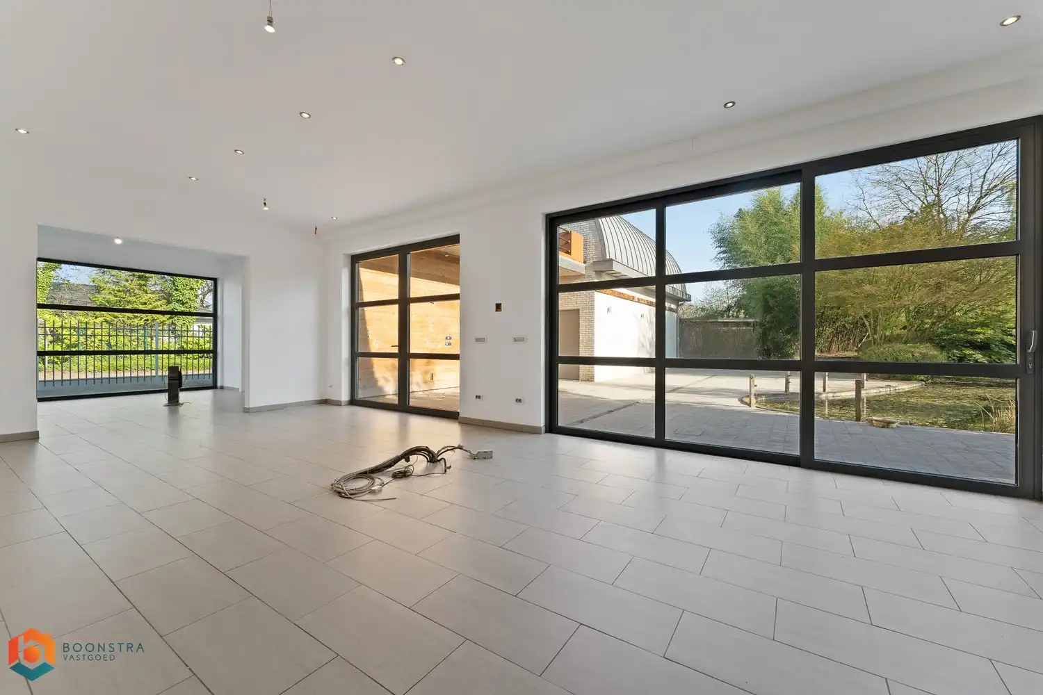 Handelspand met woonst en ruime parking op een perceel van 2592 m² te Rotselaar foto 7