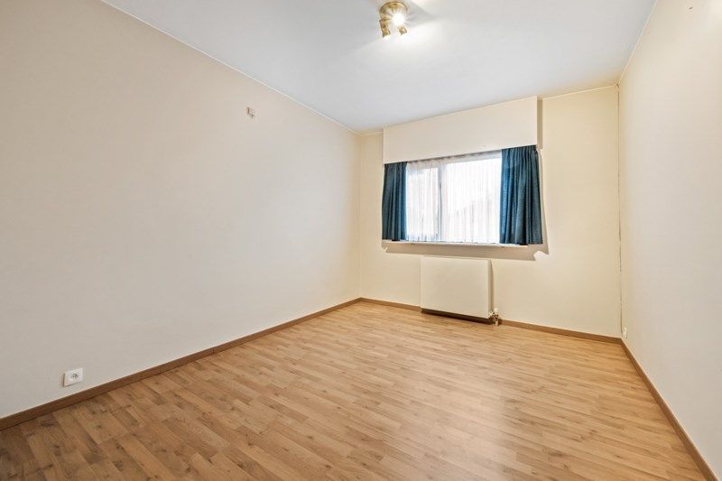 Te koop: ruime bungalow op uitstekende locatie te Sint-Michiels foto 13