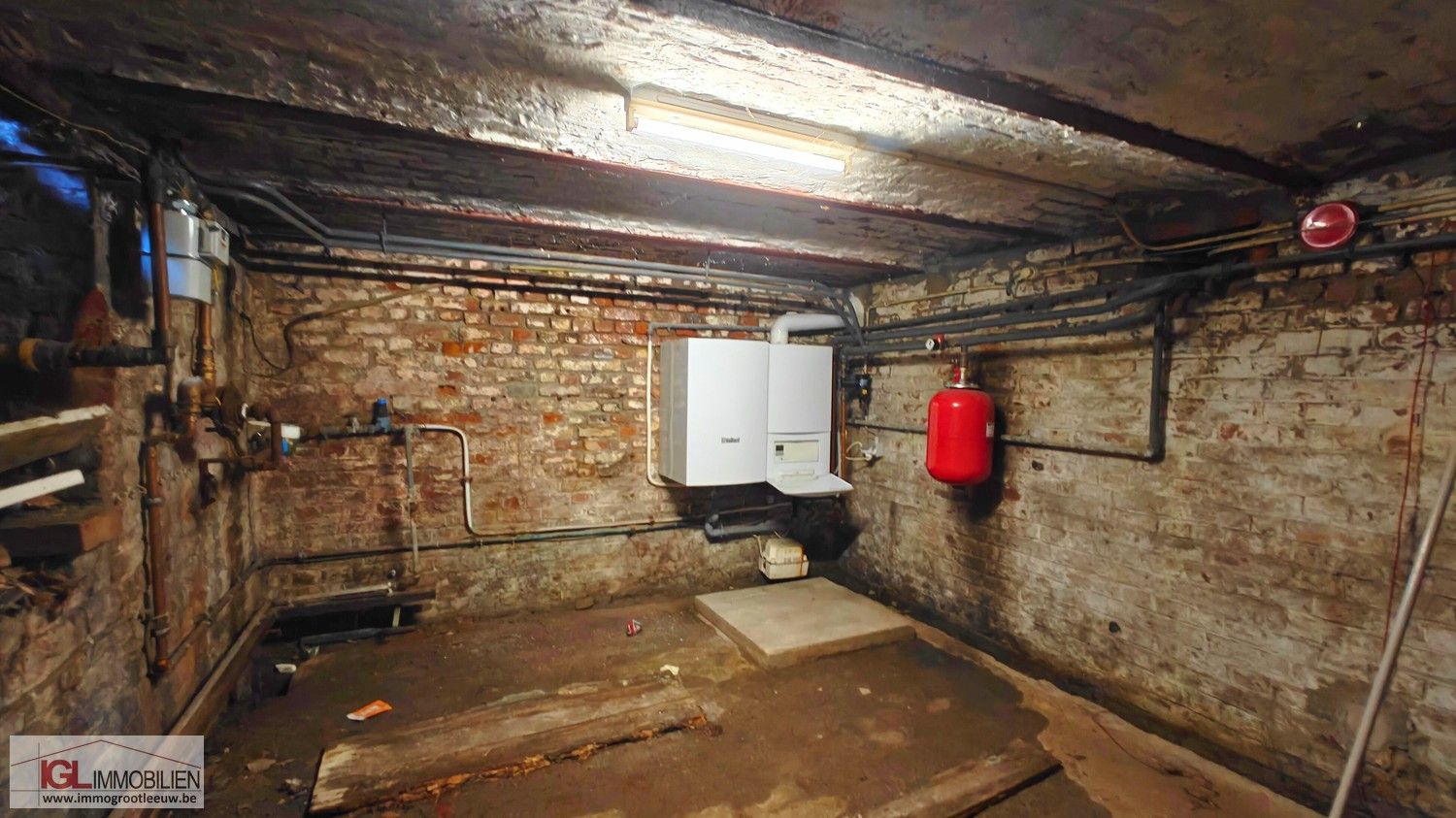 Gezinswoning met garage op toplocatie in Halle foto 13