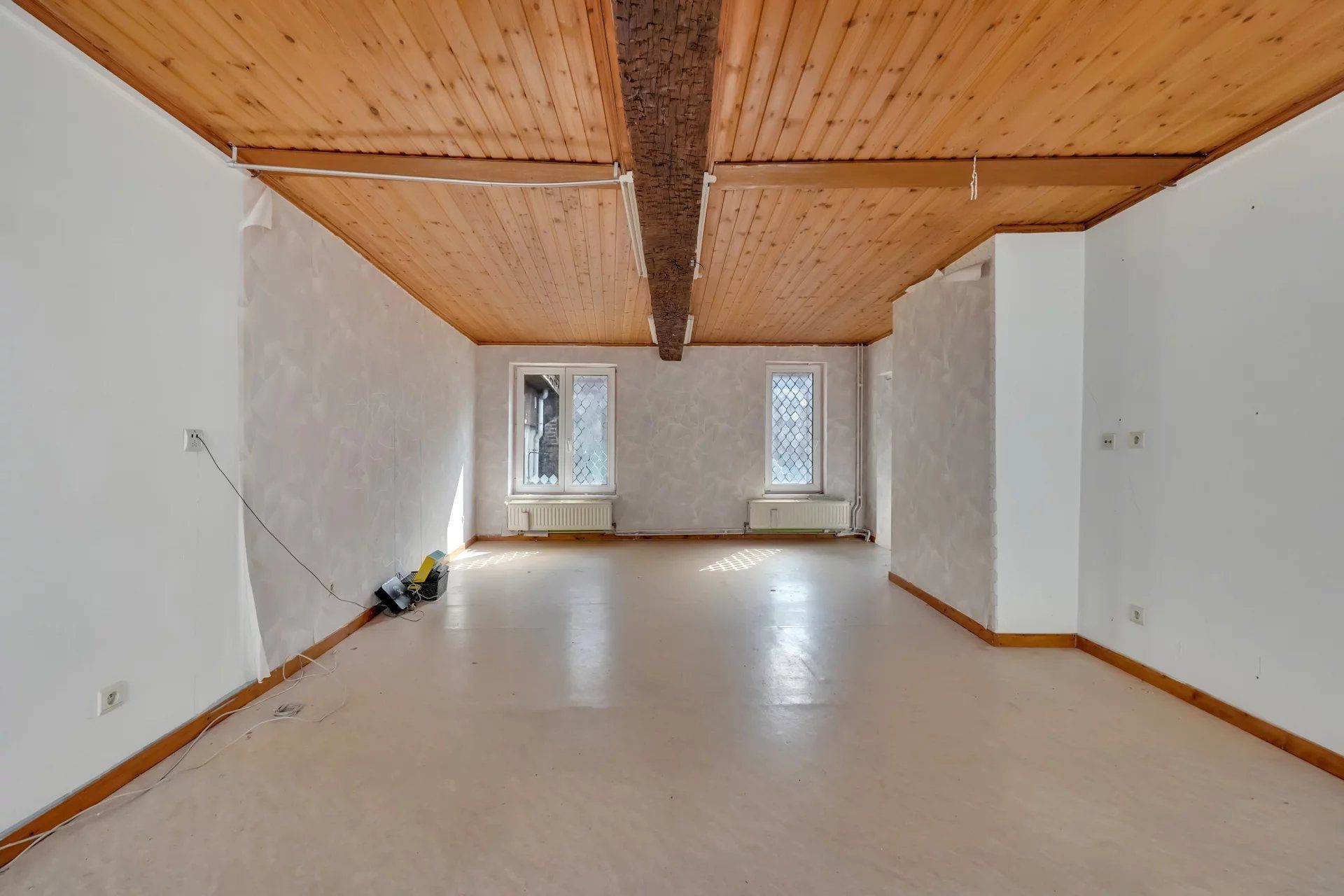 Te renoveren handelspand met woonst foto 12