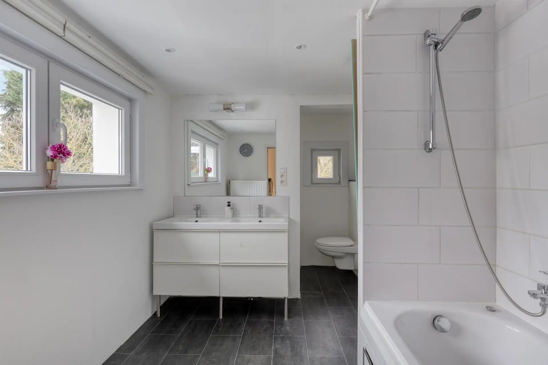  Instapklare karakterwoning met drie slaapkamers foto 8