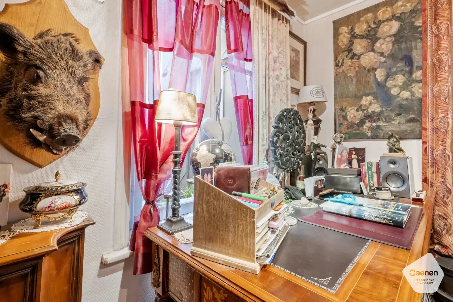 Op te frissen centraal gelegen 2 slaapkamer appartement foto 12