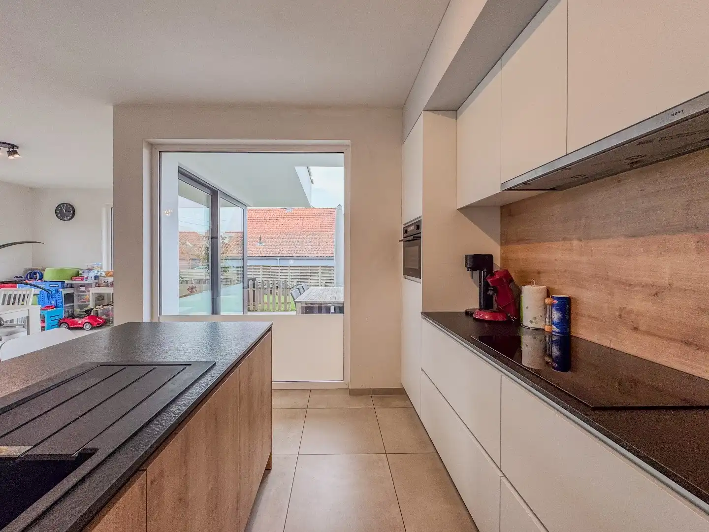 Nieuwbouwwoning met 3 ruime slaapkamers en tuin. foto 15