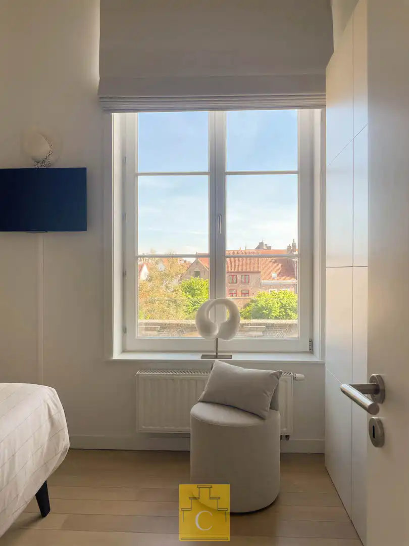 high-end afgewerkt appartement (112 m2) in 18e eeuws stadspaleis ‘Hof de Gros’, toplocatie bij Sint-Jakobskerk, met optionele aankoop parkeerplaats foto 18