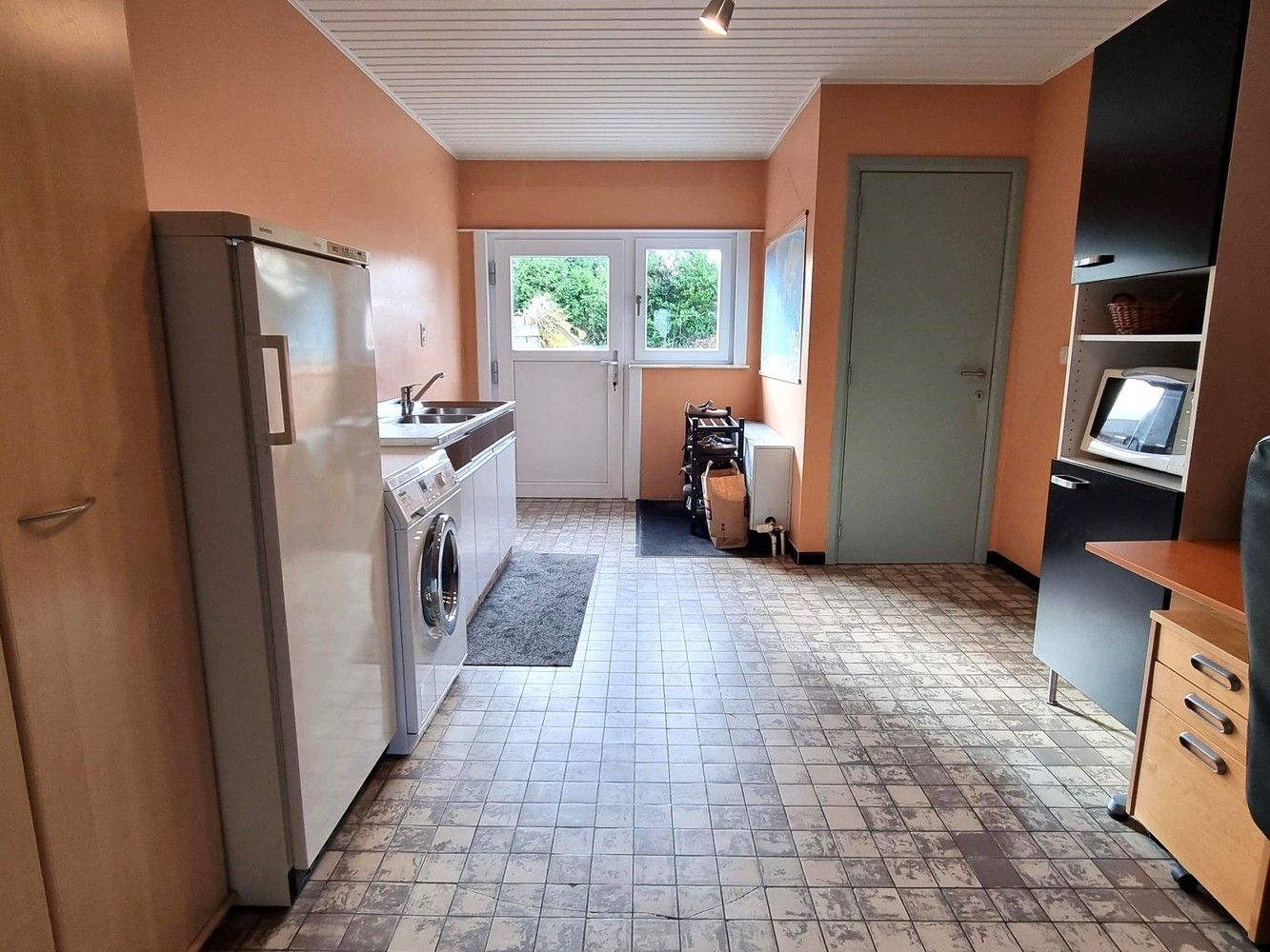 Instapklare gezinswoning, 3 slks, nieuwe keuken en badkamer met zuidgerichte tuin en garage op 607 m² foto 12