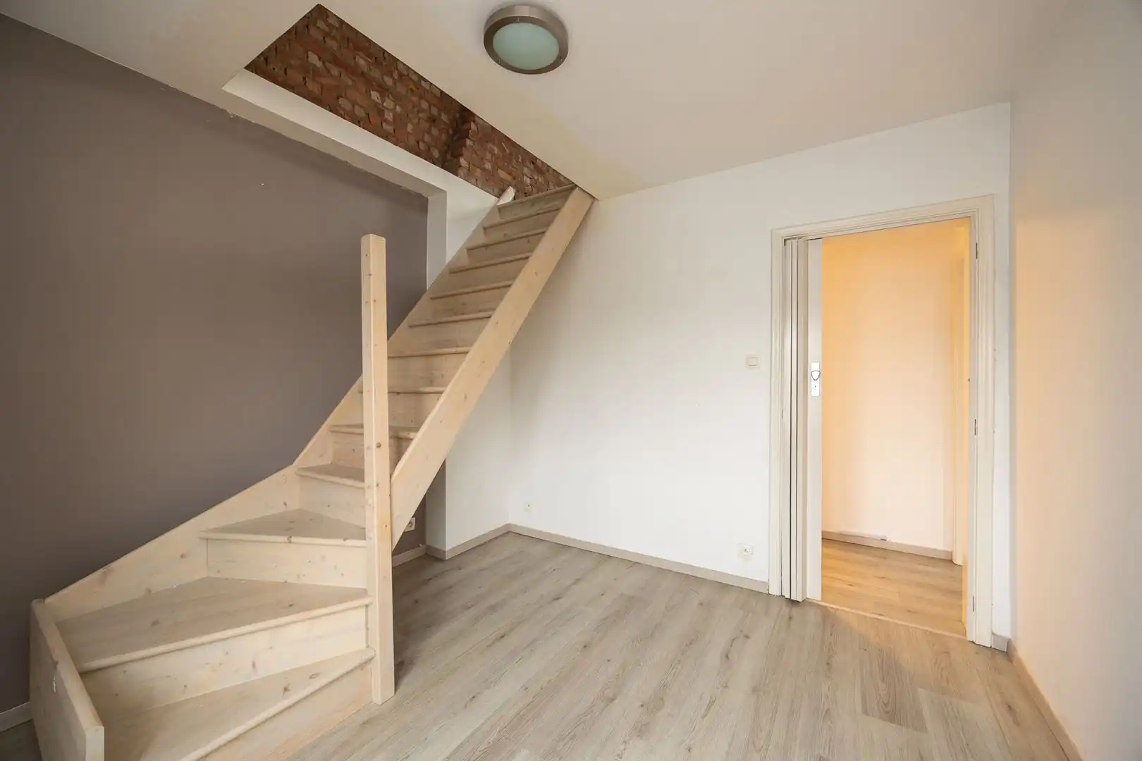 Een ruime halfopenbebouwing op 2000m2 foto 20