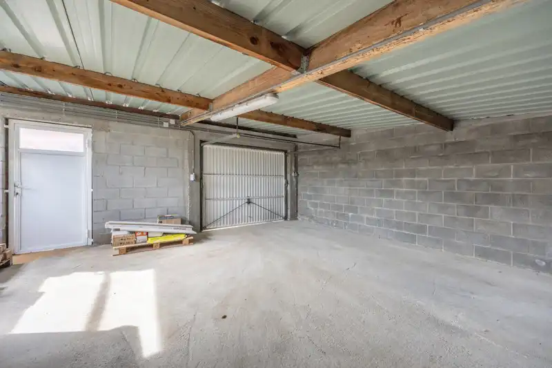 Smaakvol gerenoveerde woning met 3 slaapkamers en garage foto 27