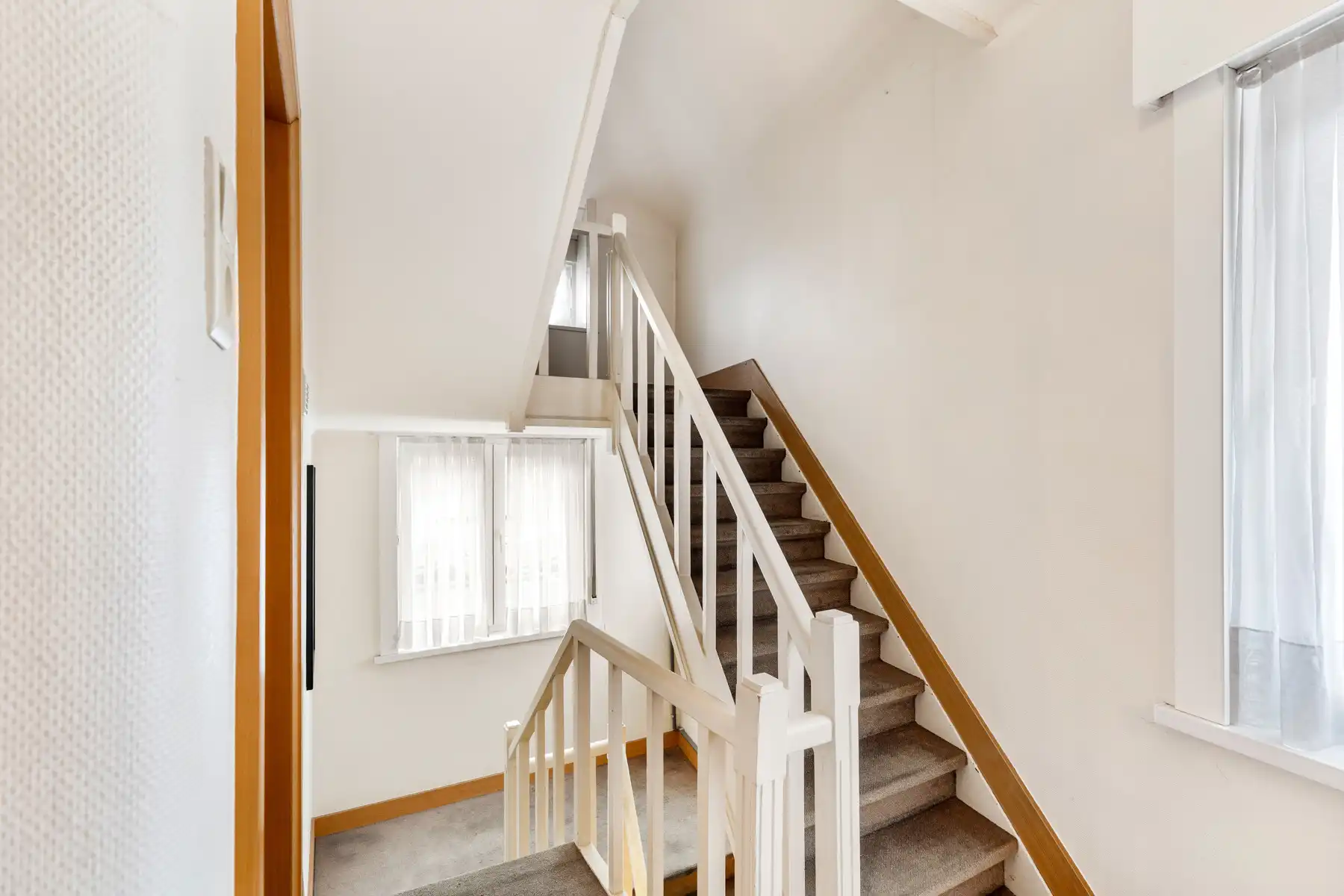 Handelshuis met woonst op sterke locatie in Sint-Kruis foto 18