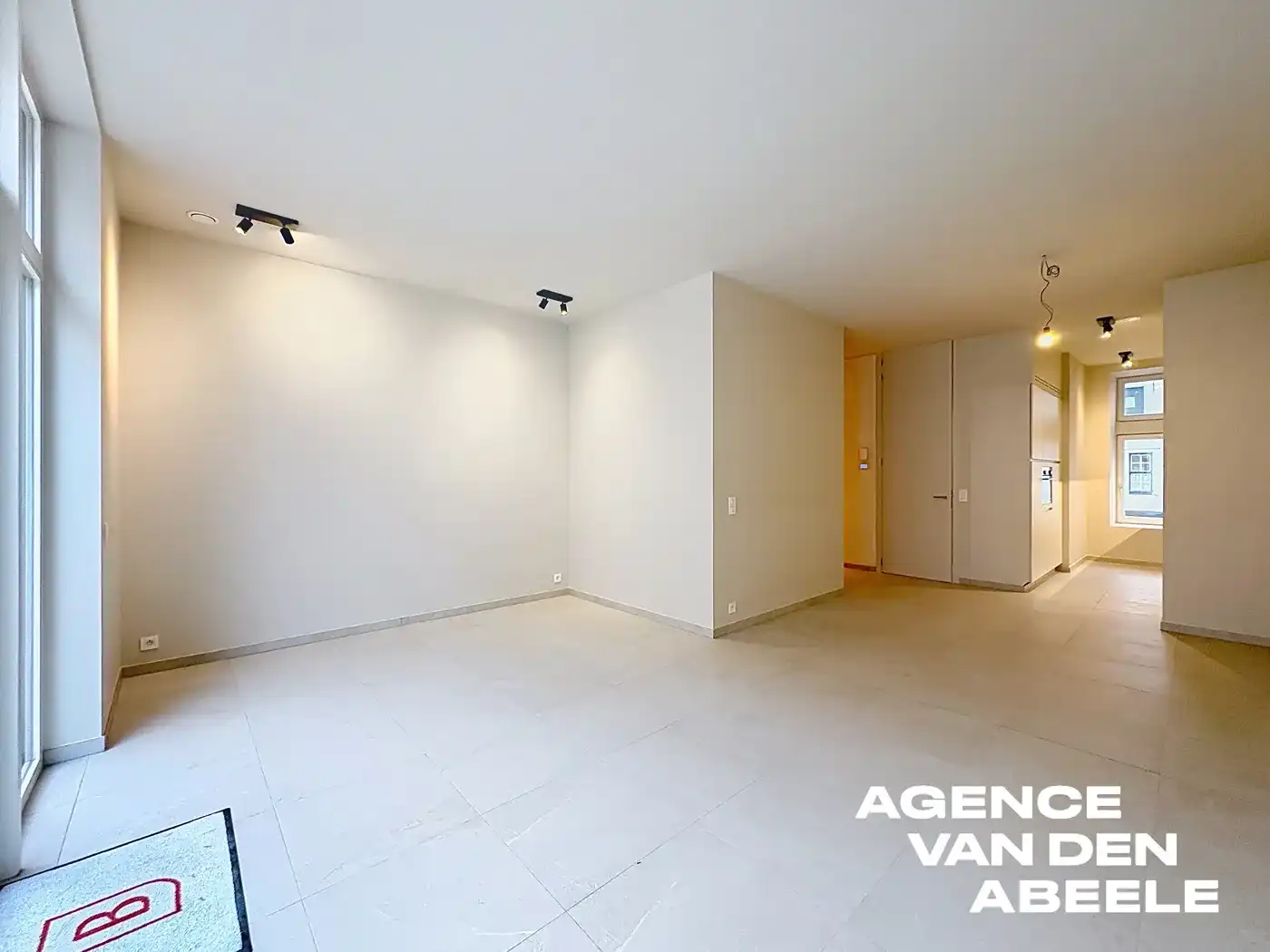 Prachtige nieuwbouwwoning met garage en tuin foto 5