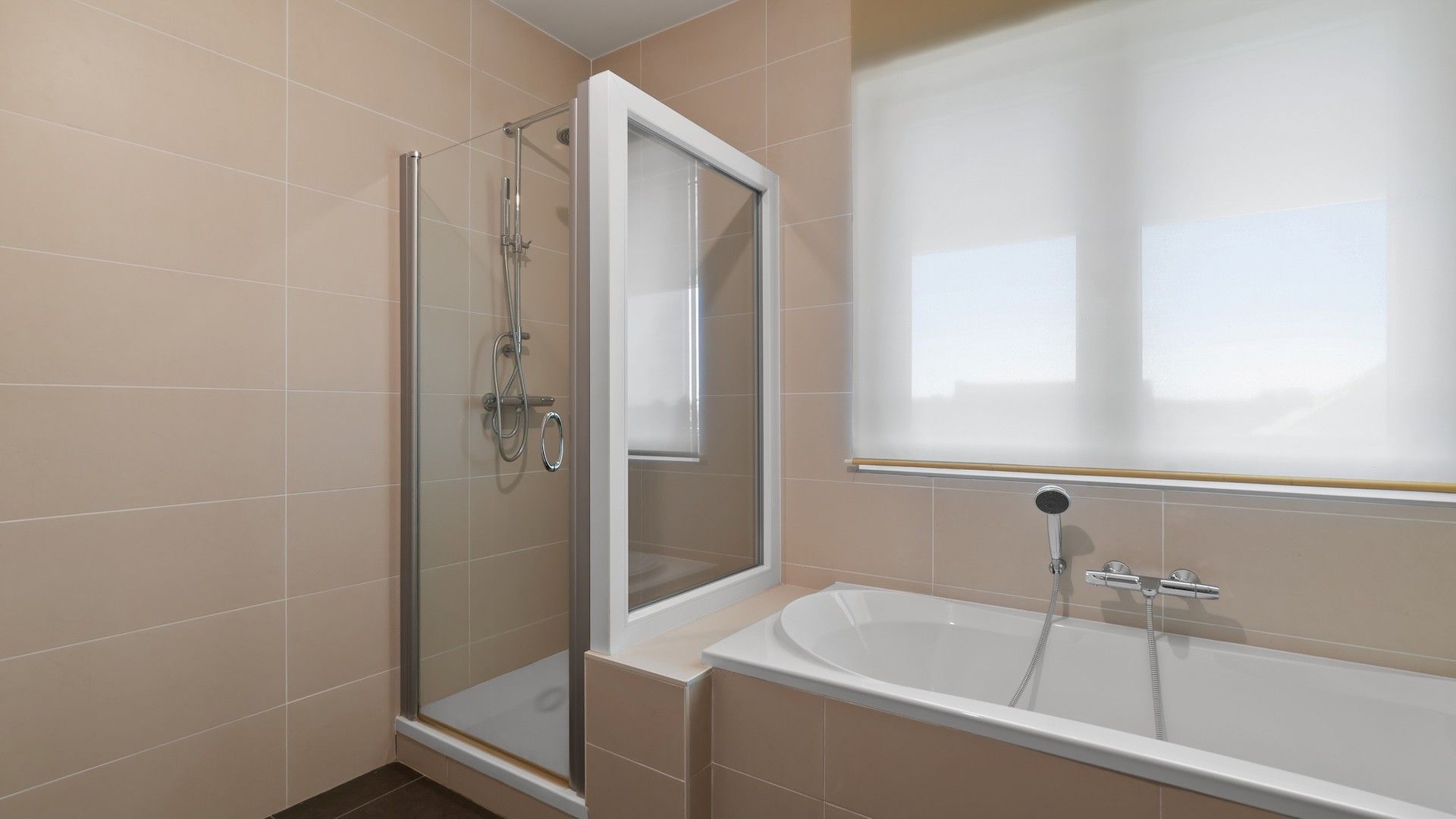 Duplex app. van 220m2 met 3 slpk's en 65m2 aan terrassen foto 17