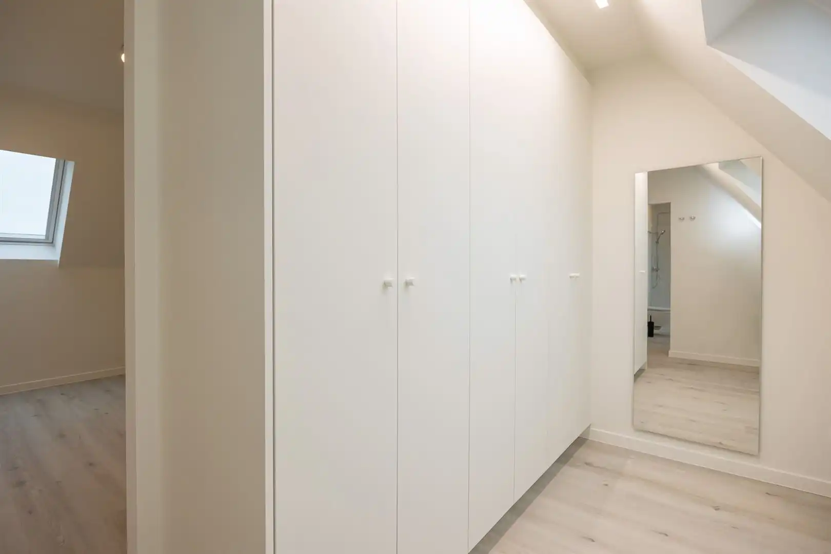 Mooi appartement met autostaanplaats foto 8