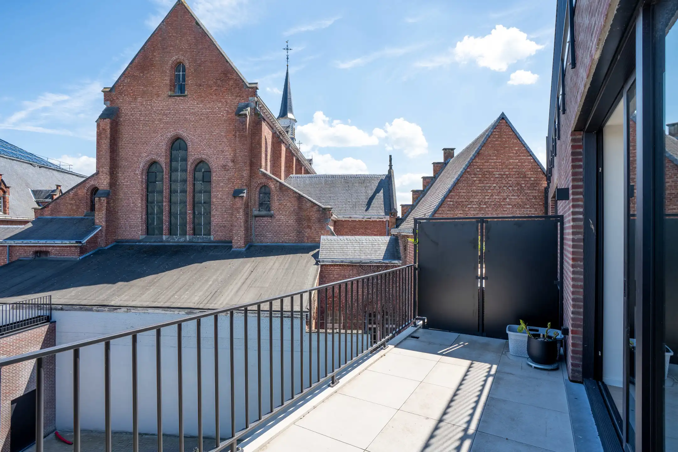 Knap en licht appartement op de 2e verd. met 2 terrassen foto 44