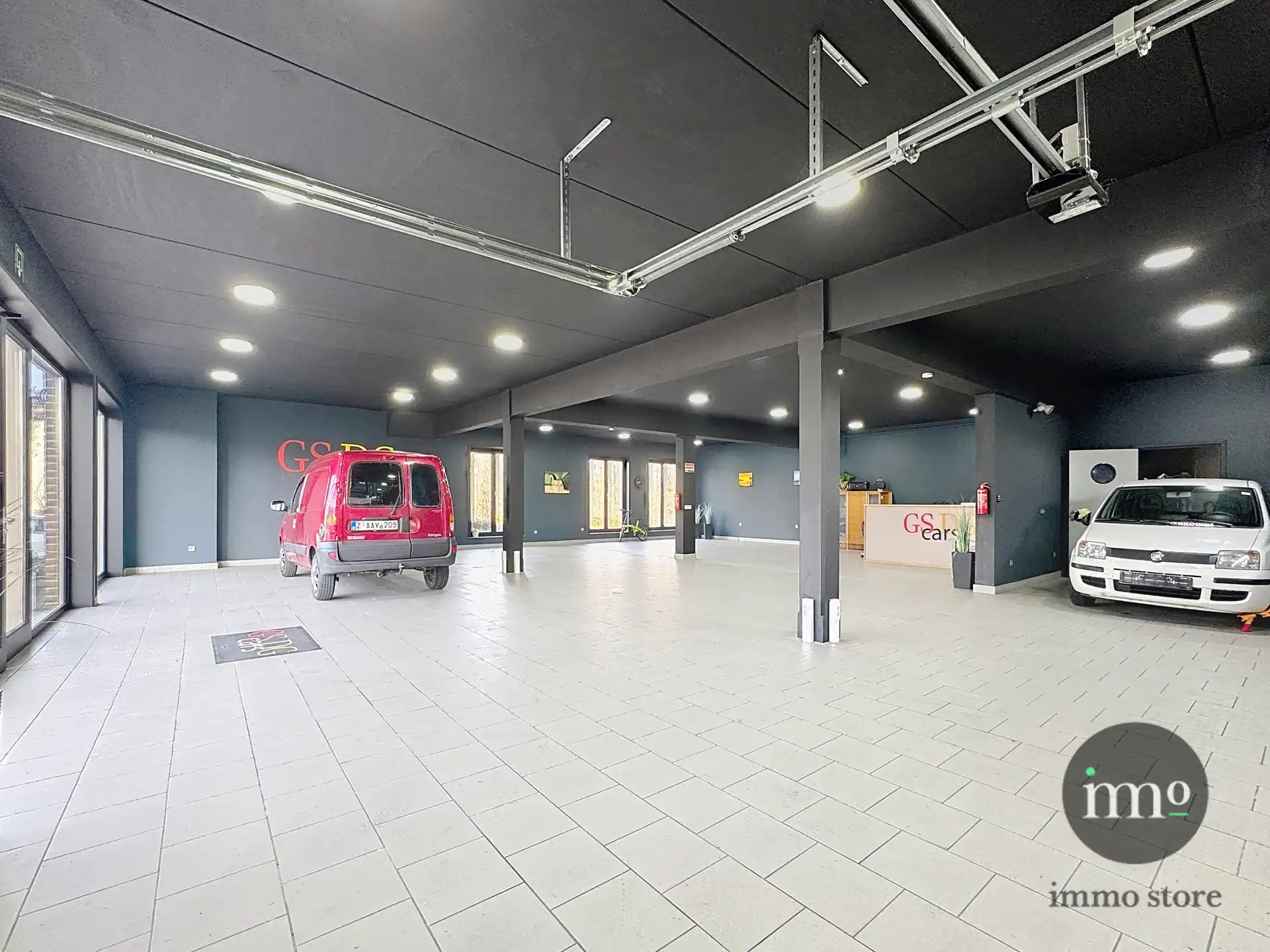 Een uitzonderlijk pand waar ondernemen, ruimte en wonen perfect samenkomen. foto 4