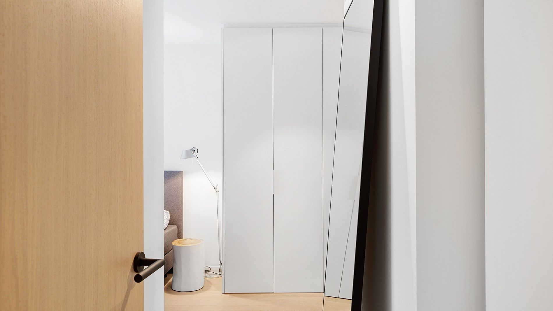 Uitzonderlijk luxueus afgewerkt appartement met zonnige terrassen, gelegen vlakbij de winkels van de Lippenslaan.  foto 16