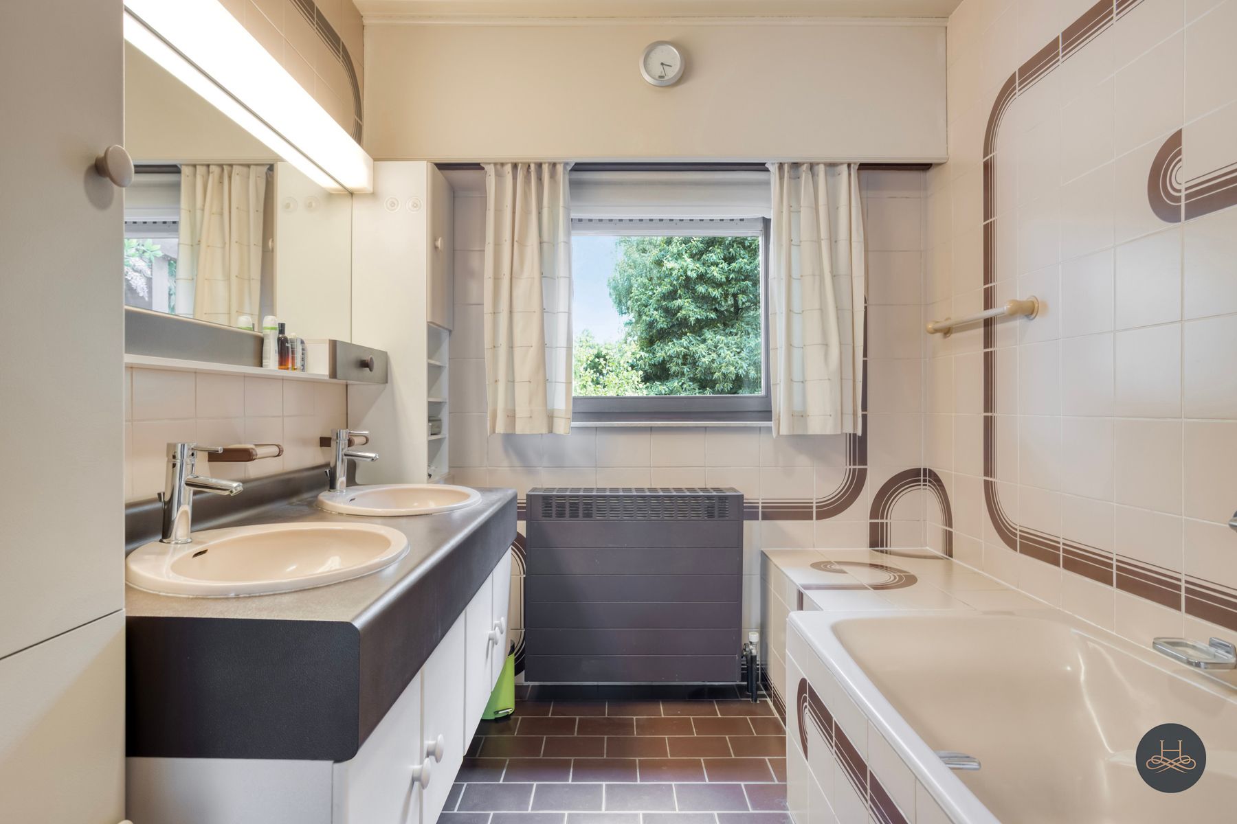 Zeer energiezuinige woning met knappe tuin foto 14