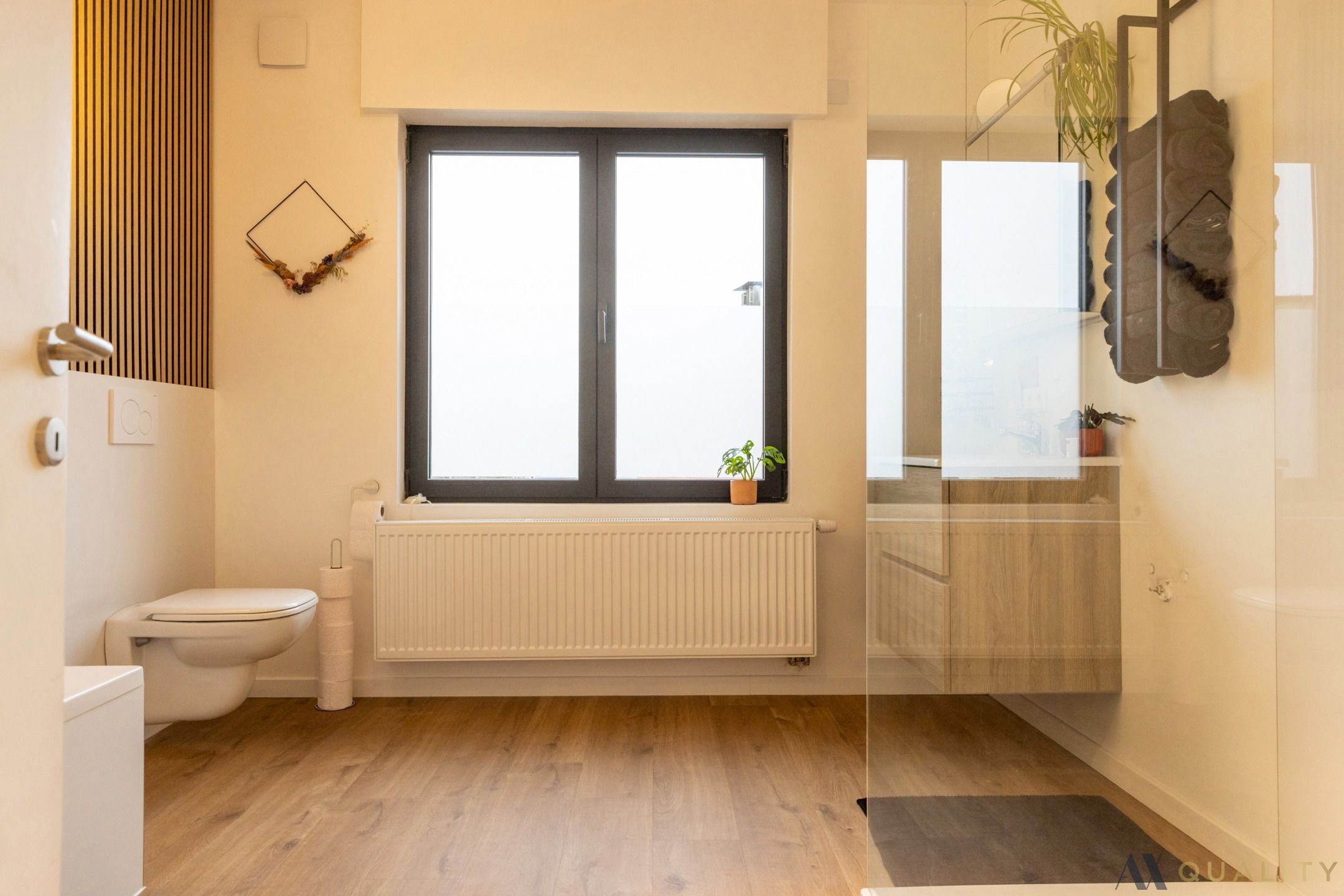 Ruime woning met tal van mogelijkheden en ruime garage  foto 12