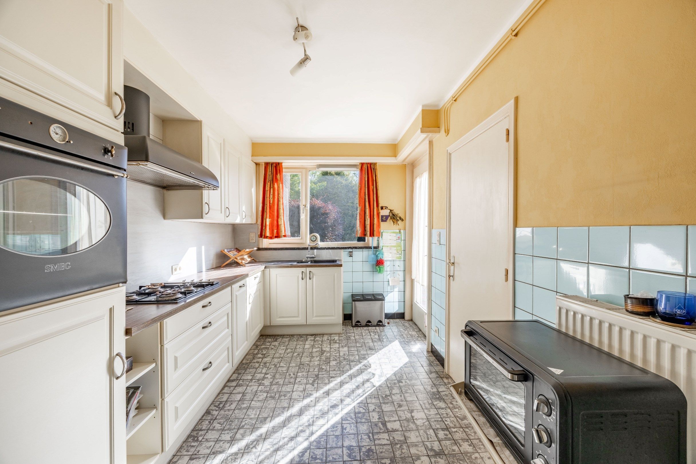 CENTRAAL GELEGEN WONING MET GARAGE foto 6