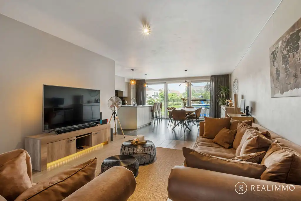 Ruime recente woning met EPC-label A in hartje Moen foto 8