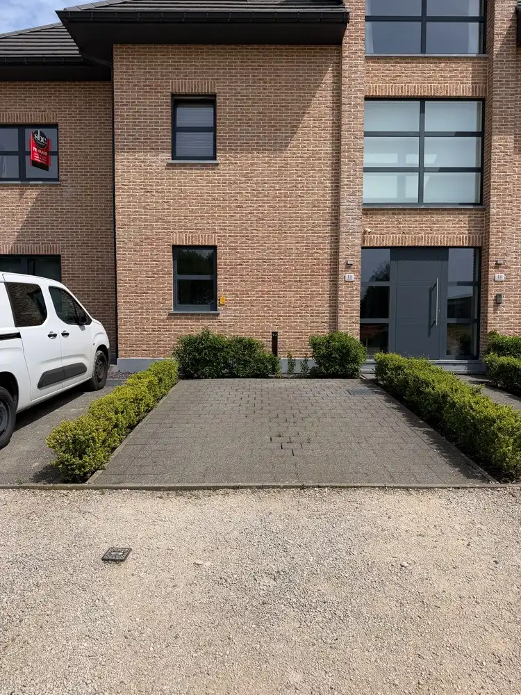 Instapklaar appartement met ruim terras op wandelafstand van centrum Zonhoven foto 11